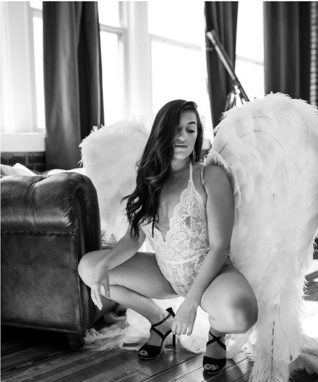 Amanda Chilelli nice model img