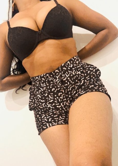 Sri Lankan beautiful actress photo