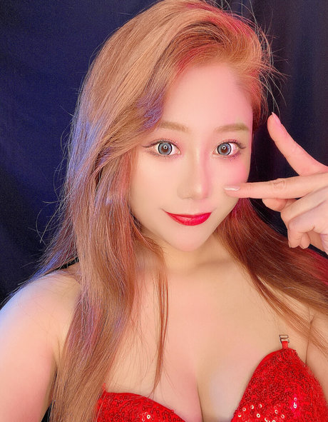 Uying hd pornstar pic