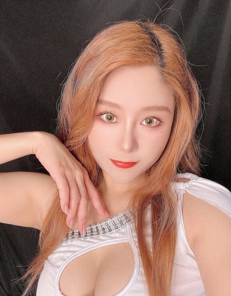 Uying model perfect photos