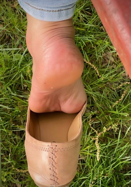 squat riding onlyfans beautiful image