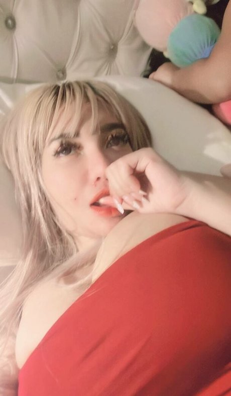 MekSarrah erotic star pictures