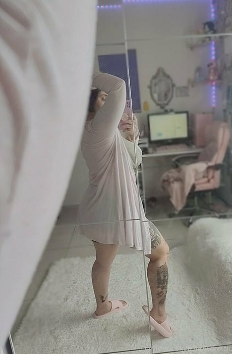 wildwiitch model erotic photos