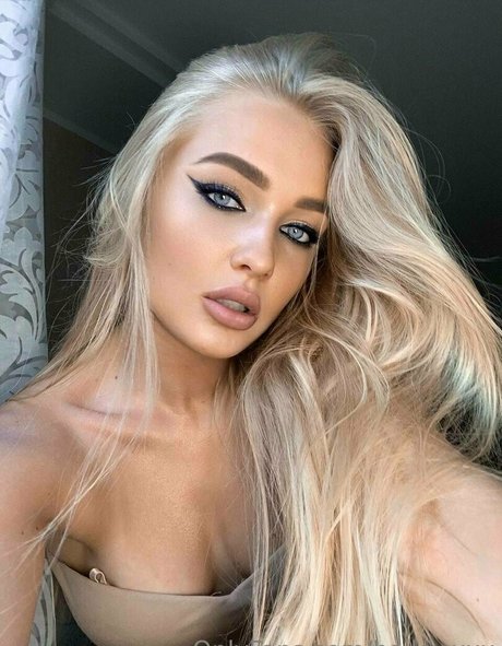 haileycherry naked actress picture