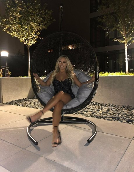 i am ellie nude pornstar img