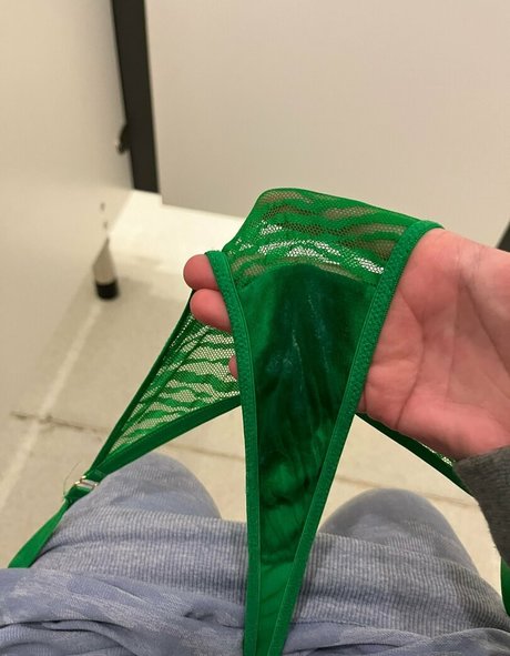 leahshorty erotic star img