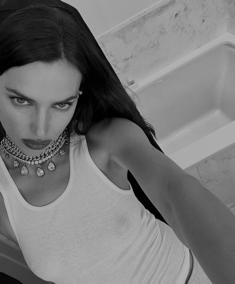 Irina Shayk model art image