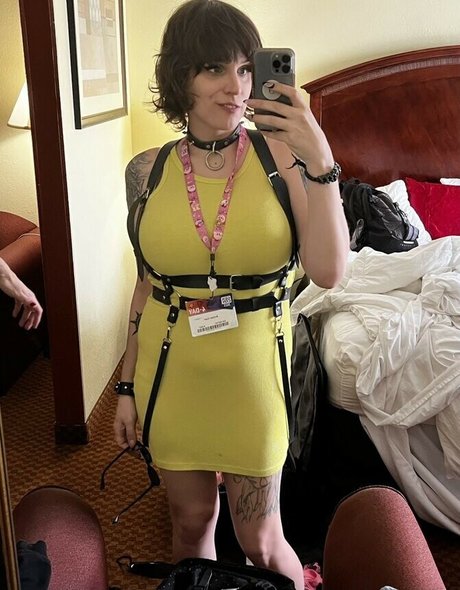 Bloodberry Tart hot actress gallery