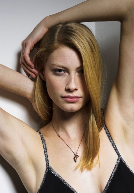 Alyssa Sutherland xxx model galleries