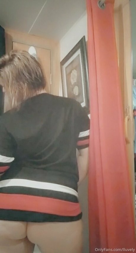 lluvely beautiful star photo