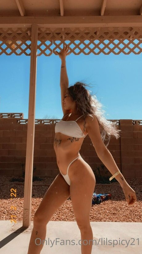 lilspicy21 erotic pornstar pics
