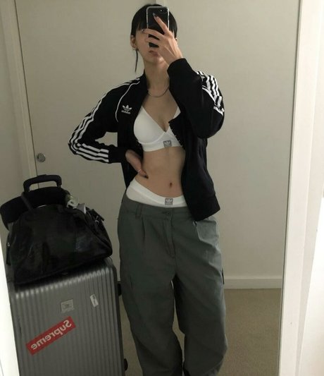 wakemeupnextweek pornographic model img