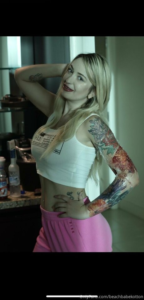 thatbeachbabekotton hot star image