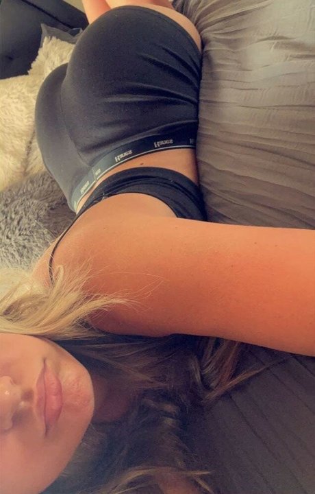 Sarah Lindstrom star exclusive pics