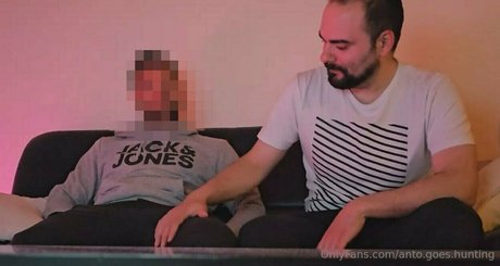 anto goes hunting model erotic photo