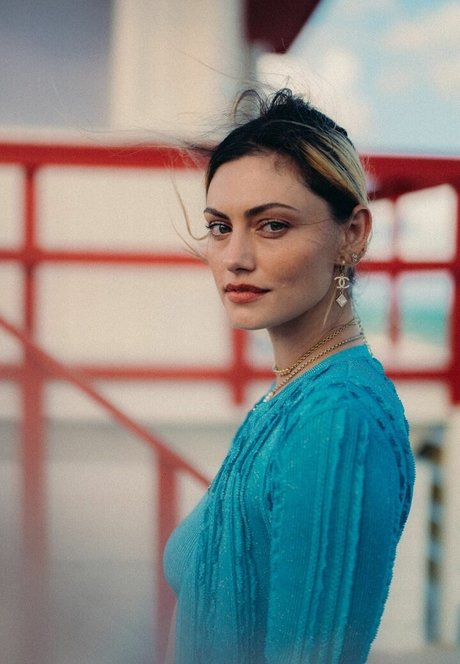 Phoebe Tonkin erotic pornstar gallery
