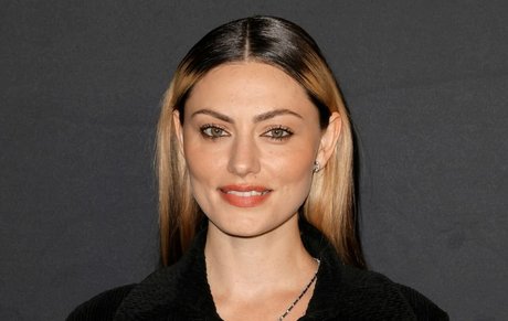 Phoebe Tonkin adult model gallery