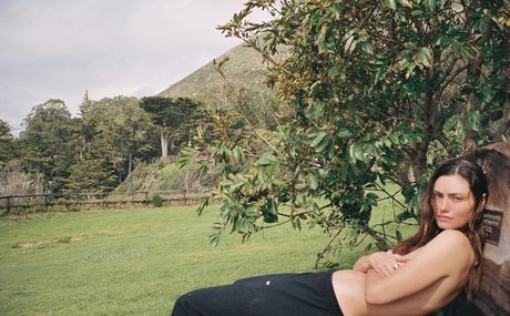 Phoebe Tonkin hd model photo