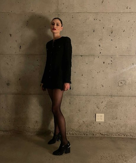 Phoebe Tonkin nude actress img