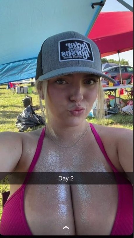 Sierra Bellingar model exclusive photos