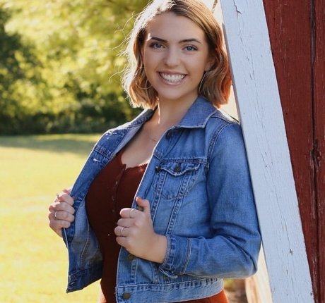 Sierra Bellingar model art archive