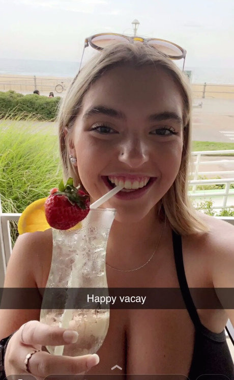 non onlyfans beautiful nude photo