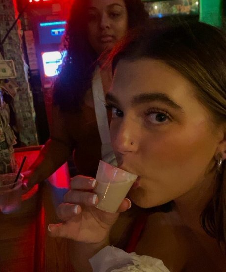 Sierra Bellingar pornographic actress pictures