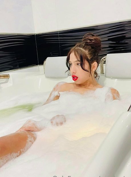 marinetv nude actress picture