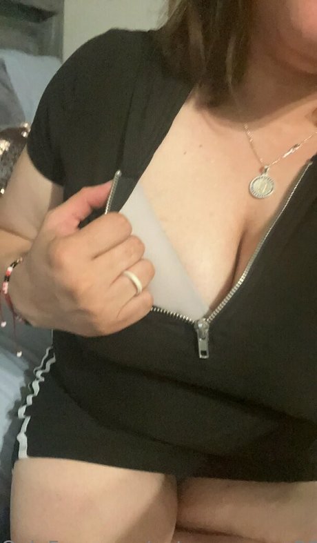 notyourqueen86 model naked picture