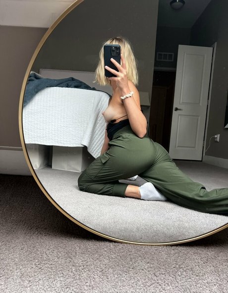 sydneysweety18 model naked photo