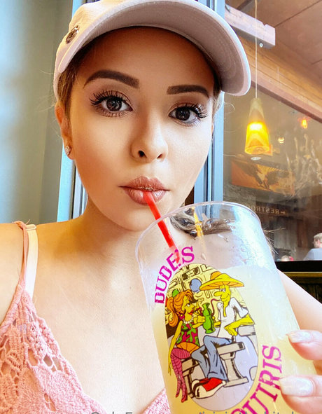 irisinthekitchen pretty pornstar archive