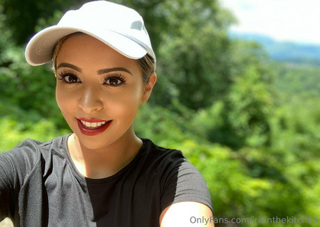 irisinthekitchen pornstar nudes images