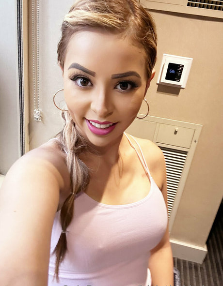 irisinthekitchen star high quality image