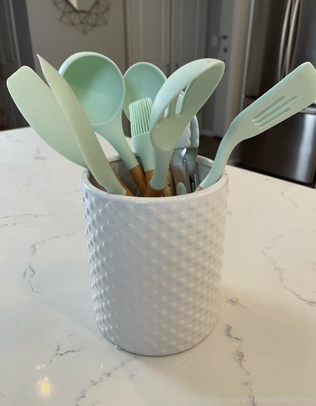 irisinthekitchen exclusive model gallery