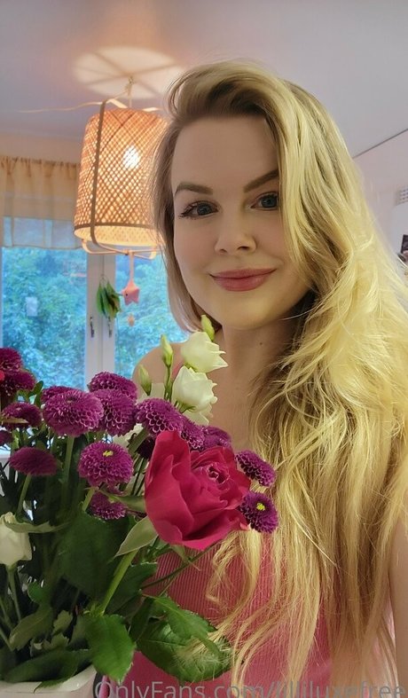 lilliluxefree beautiful actress img