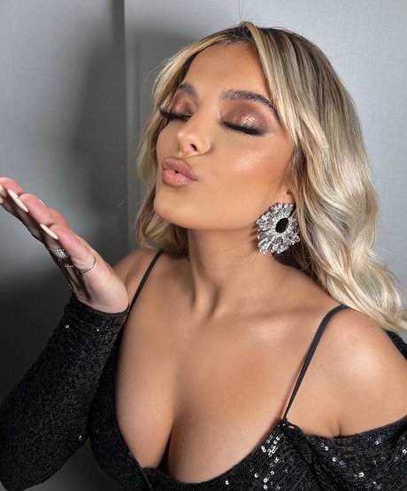 hottest redhead onlyfans best pic