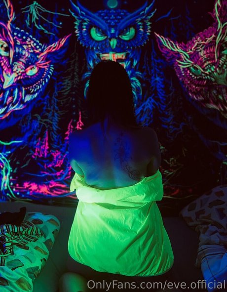 eve official sexy actress images