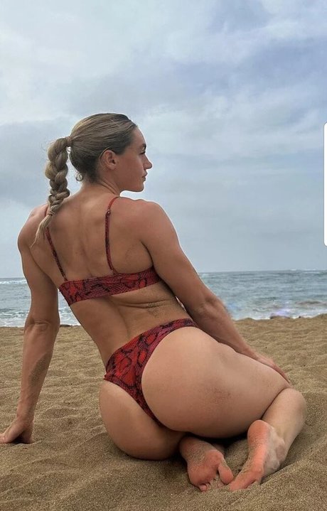 Holly Mills sexy model pic