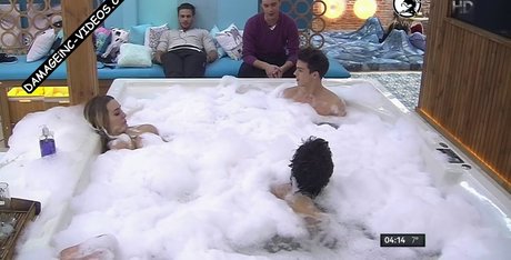 Yasmila Mendeguia star top photo