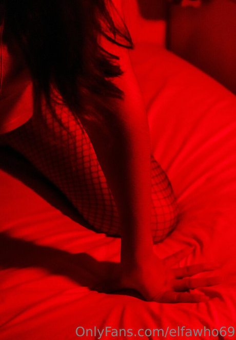 elfawho69 model sexy pic