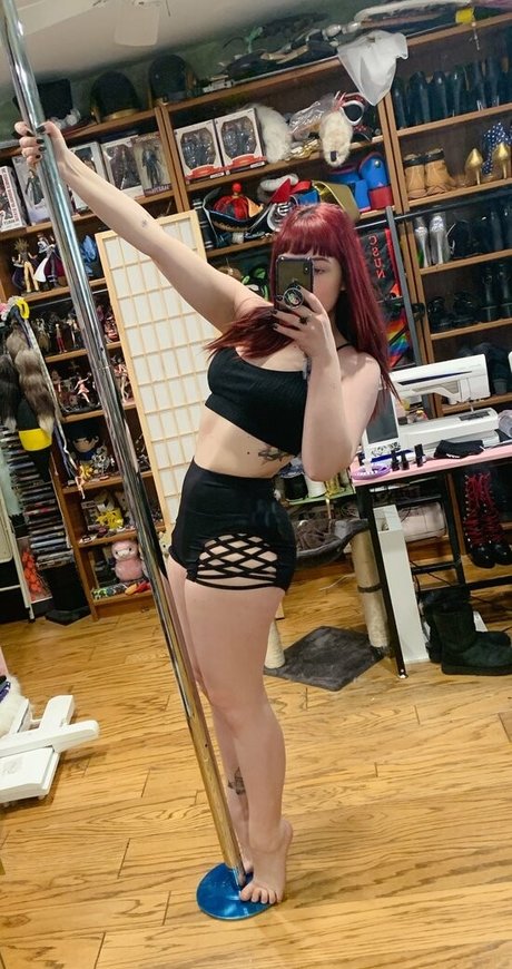 nicoletters sexy model image