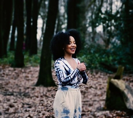 Feelinfree model erotic gallery