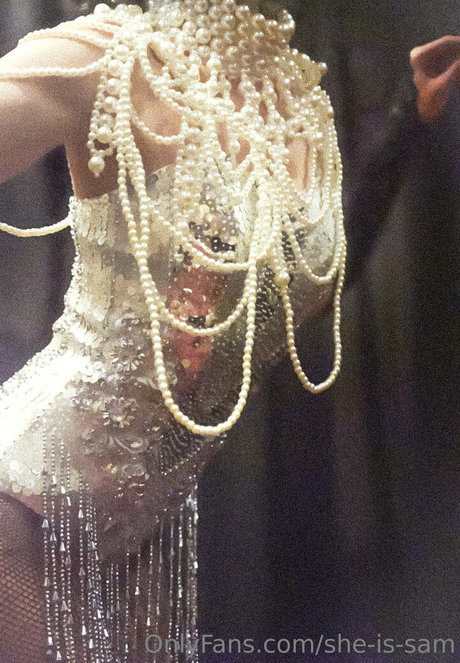 she is sam free model pictures