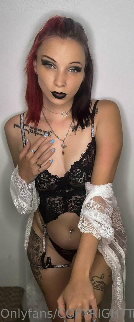 trippy b babez naked actress galleries