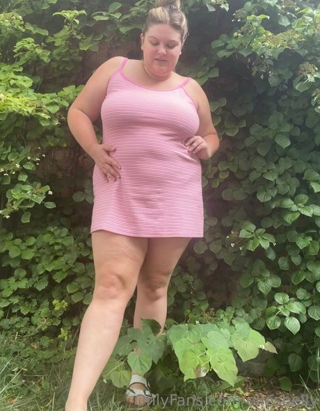 ellesbelly star naked pics