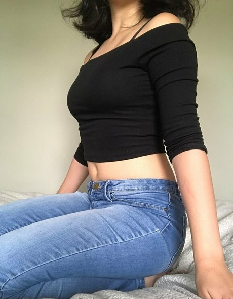 asianbellygirl model porn photo