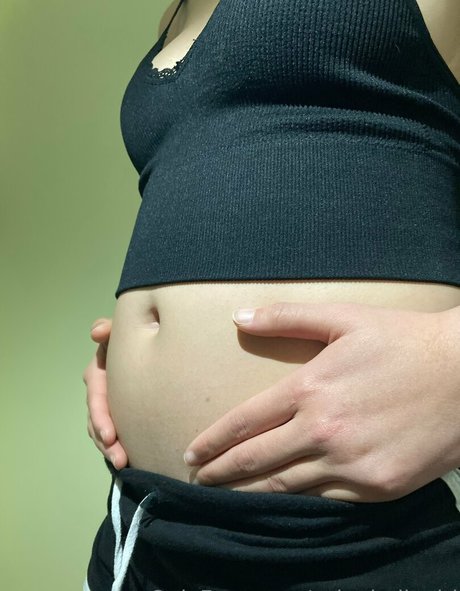 asianbellygirl star beautiful pics