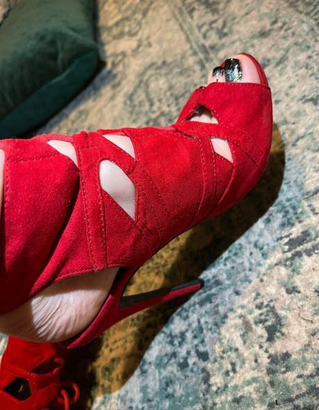 big tits cougar onlyfans hd photos