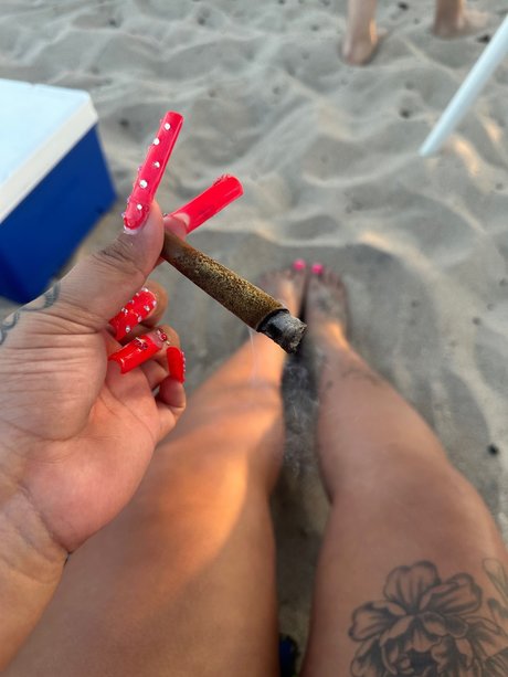 Muneca model erotic image