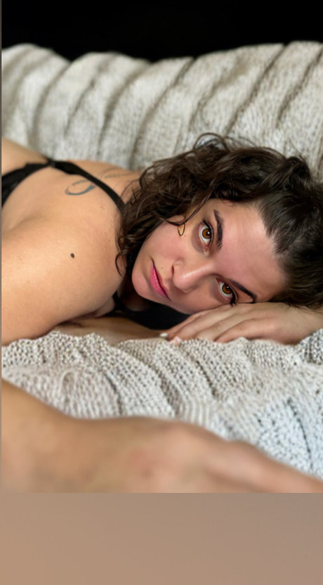 Cari perez hd model img